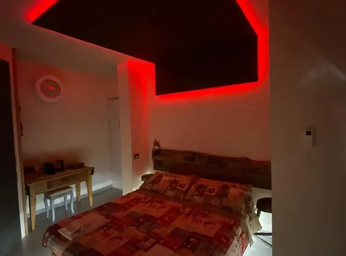 בית הארחה Lightroom פניס